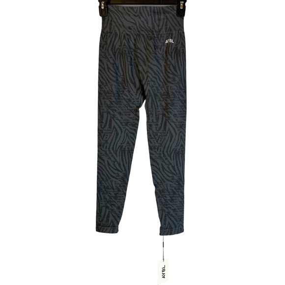 NWT AYBL Black High Waisted Evolve Animal Print Seamless Leggings - Picture 1 of 8
